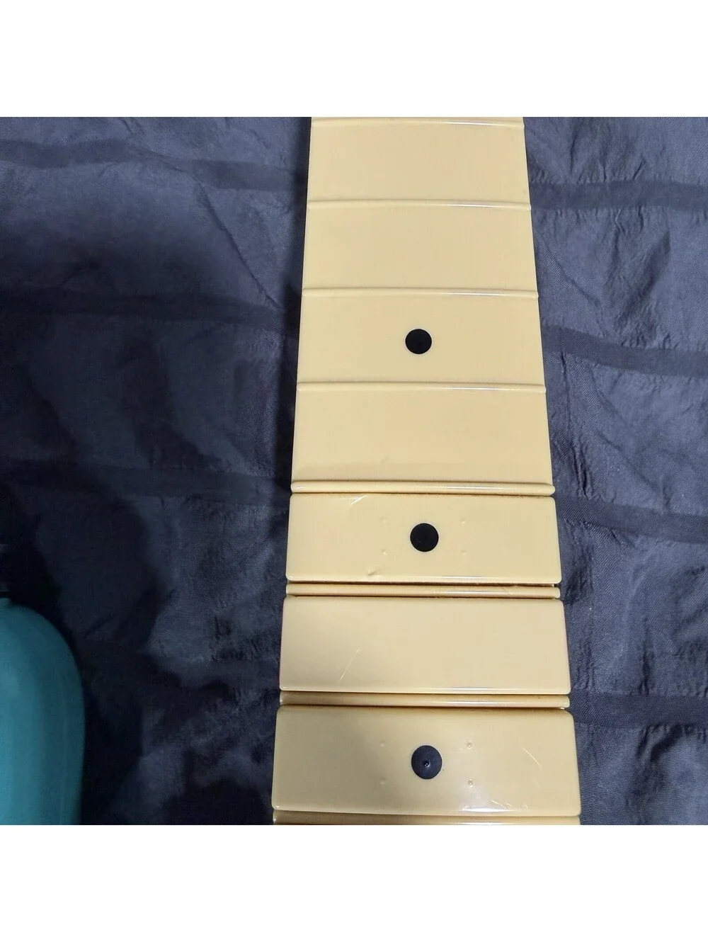 Rockband 2 Xbox 360 Fender Precision Bass SeaFoam Green 9766